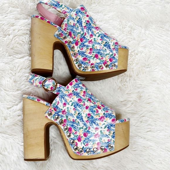 Sugar Thrillz Cottage Calling Floral Print Clogs Size 10M Nwot - Picture 2 of 10